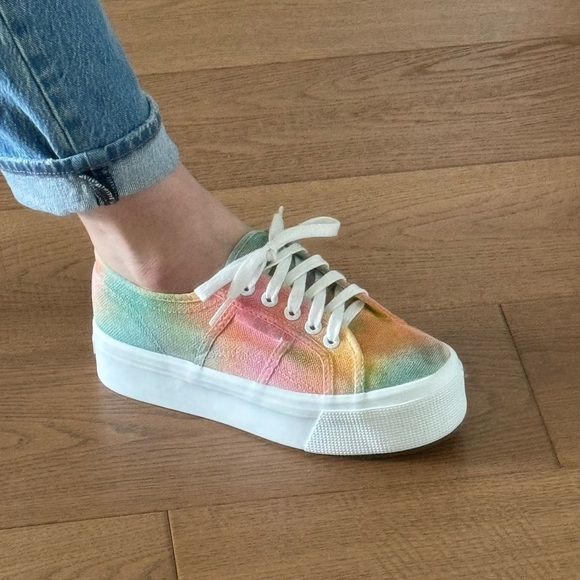 🏳️‍🌈 EUC PRIDE TIE-DYE SUPERGA 2790 Platform -  Size 37.5 (Fits is 7.5) 🏳️‍🌈 - Picture 10 of 10